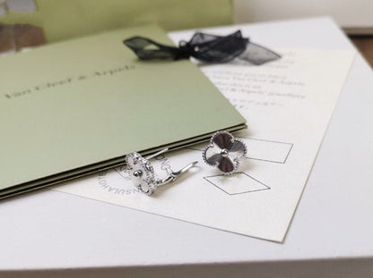 [Clara Jewels]CLOVER MEDIUM STUD EARRINGS