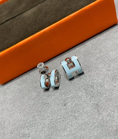 [Clara Jewels]POP H SKY BLUE STUD EARRINGS