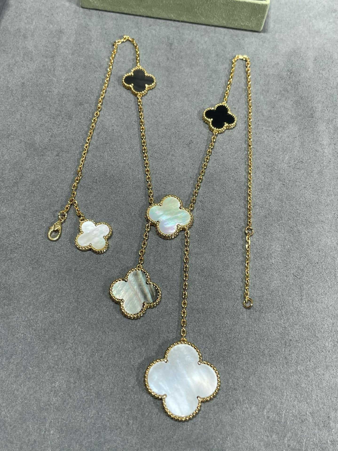 [Clara Jewels]CLOVER 6 MOTIF MOP ONYX GOLD NECKLACE