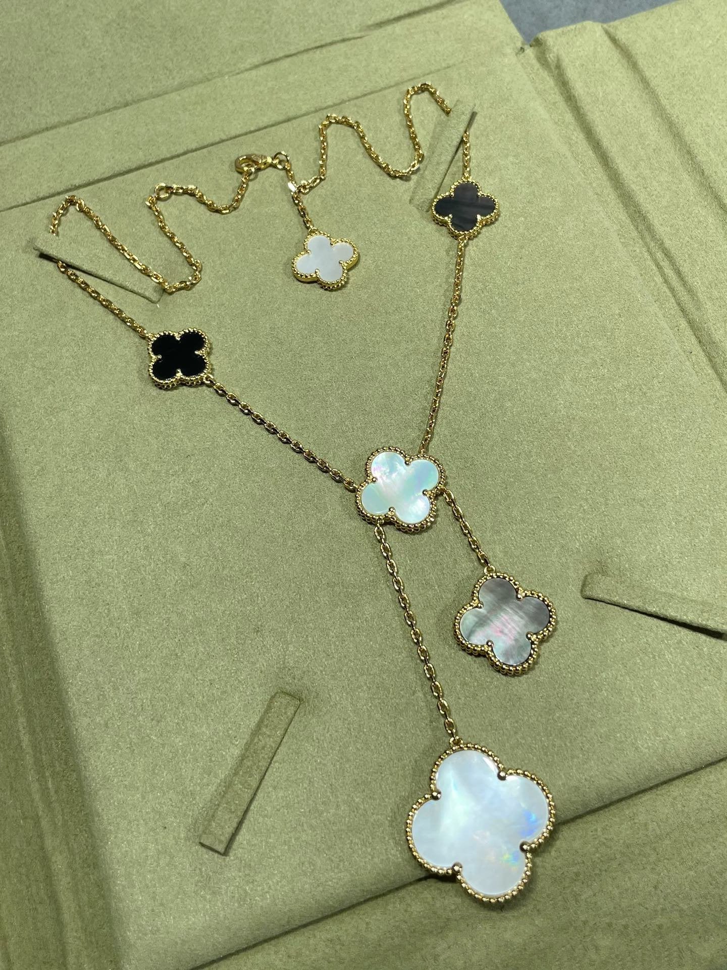 [Clara Jewels]CLOVER 6 MOTIF MOP ONYX GOLD NECKLACE