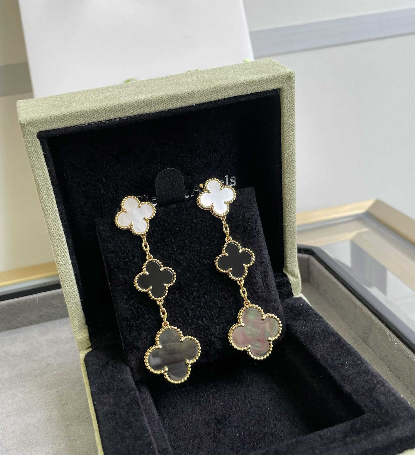 [Clara Jewels]CLOVER 3 MOTIF MOP ONYX DARK MOP PINK GOLD EARRINGS