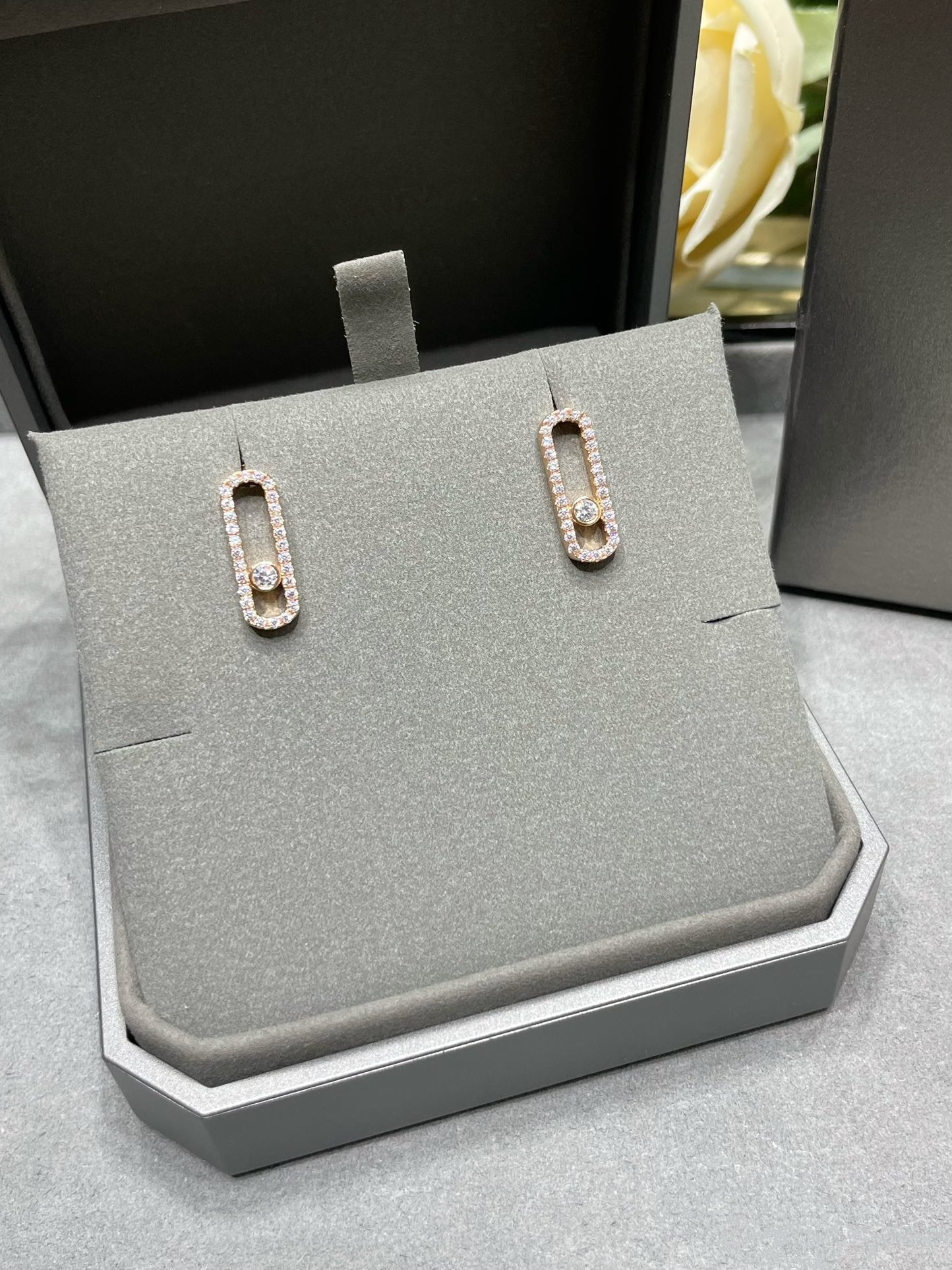 [Clara Jewely]MOVE UNO STUD DIAMOND PAVED EARRINGS