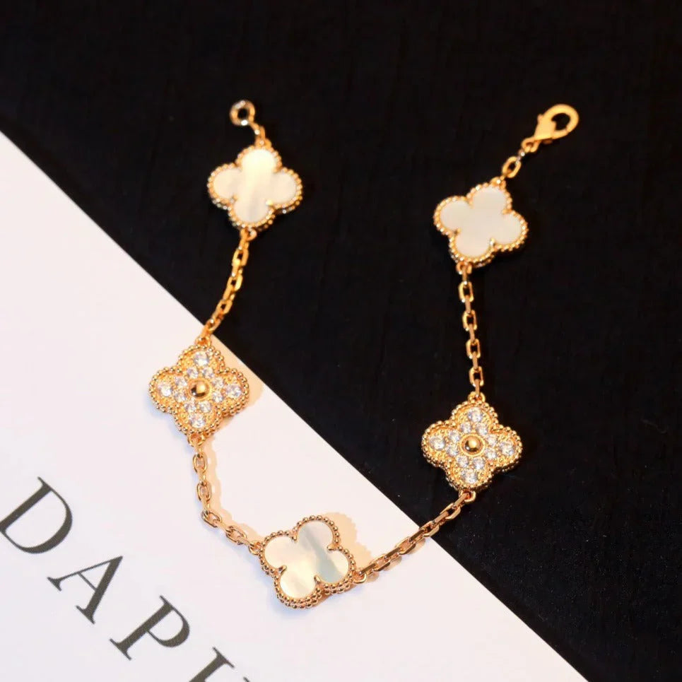 [Clara Jewels]CLOVER WHITE PEARL MOP 5 MOTIF BRACELET COLLECTION