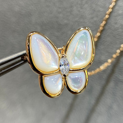 [Clara Jewels]BUTTERFLY MOP DIAMOND NECKLACE