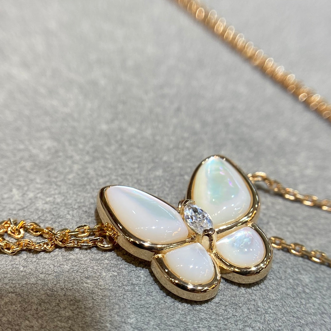 [Clara Jewels]BUTTERFLY MOP DIAMOND NECKLACE