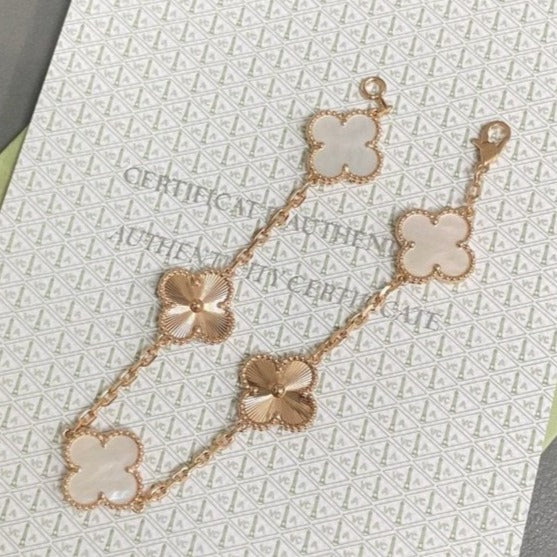 [Clara Jewels]CLOVER WHITE PEARL MOP 5 MOTIF BRACELET COLLECTION