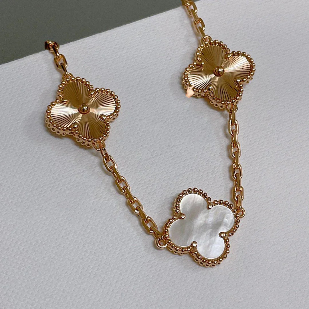 [Clara Jewels]CLOVER WHITE PEARL MOP 5 MOTIF BRACELET COLLECTION