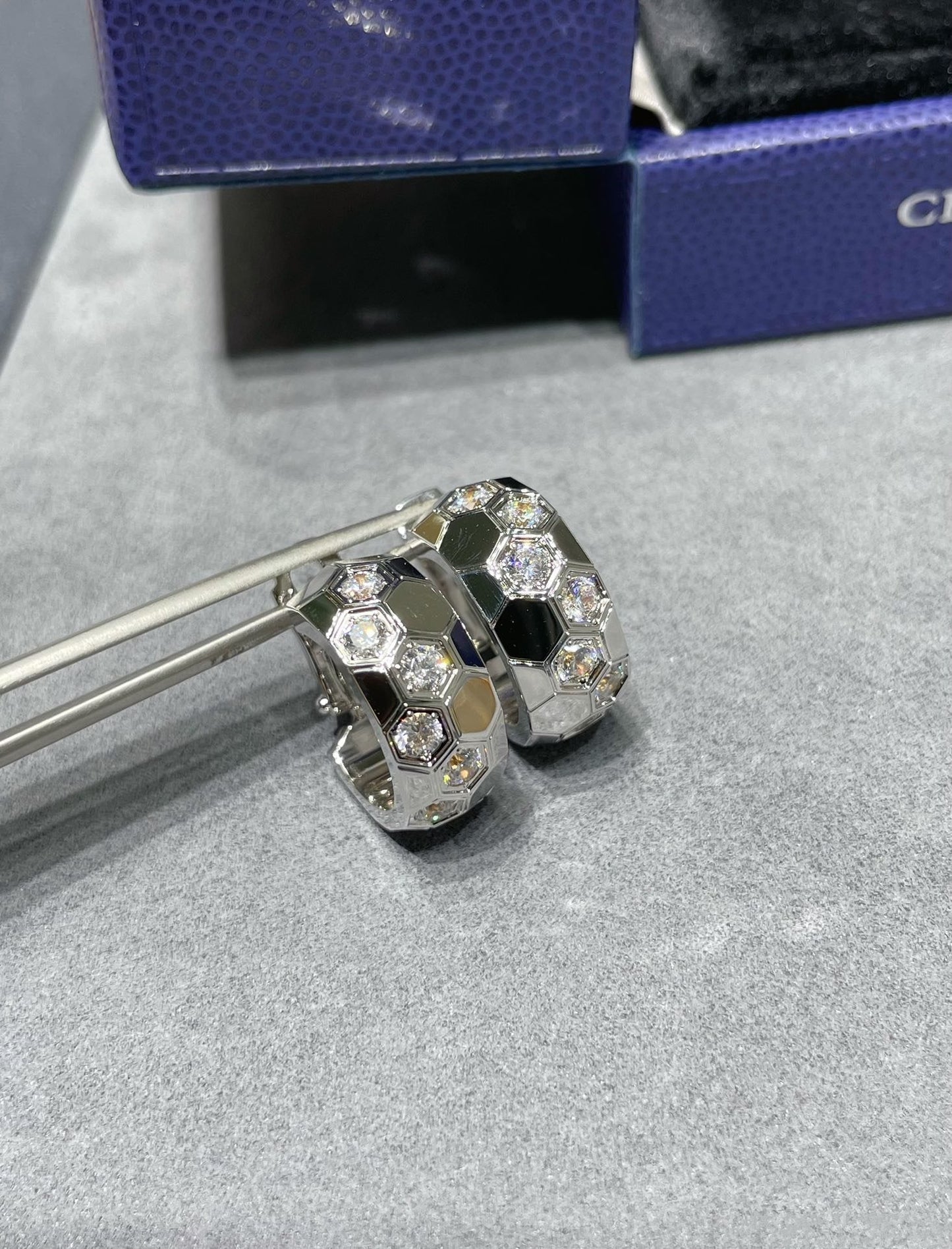 [Clara Jewels]BEE LOVE DIAMOND HOOP EARRINGS