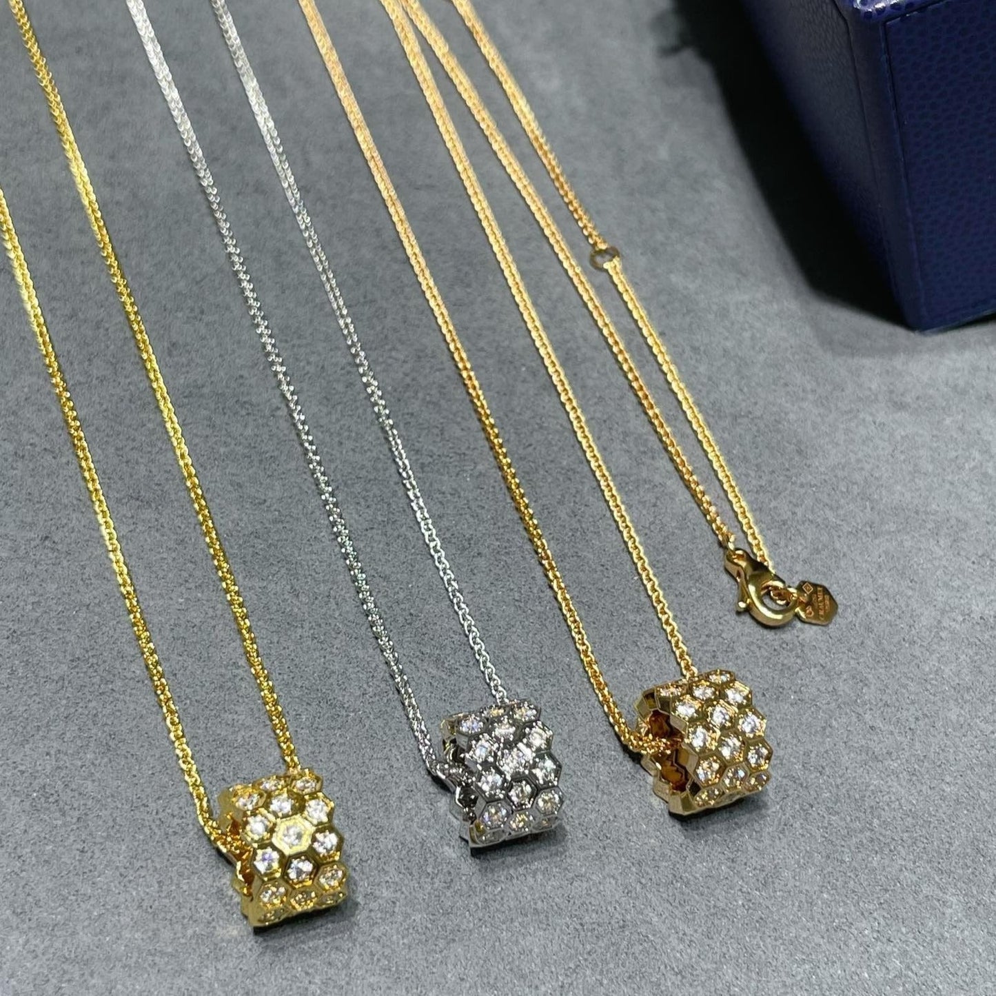[Clara Jewels]BEE LOVE DIAMOND PAVED 3 ROW NECKLACE