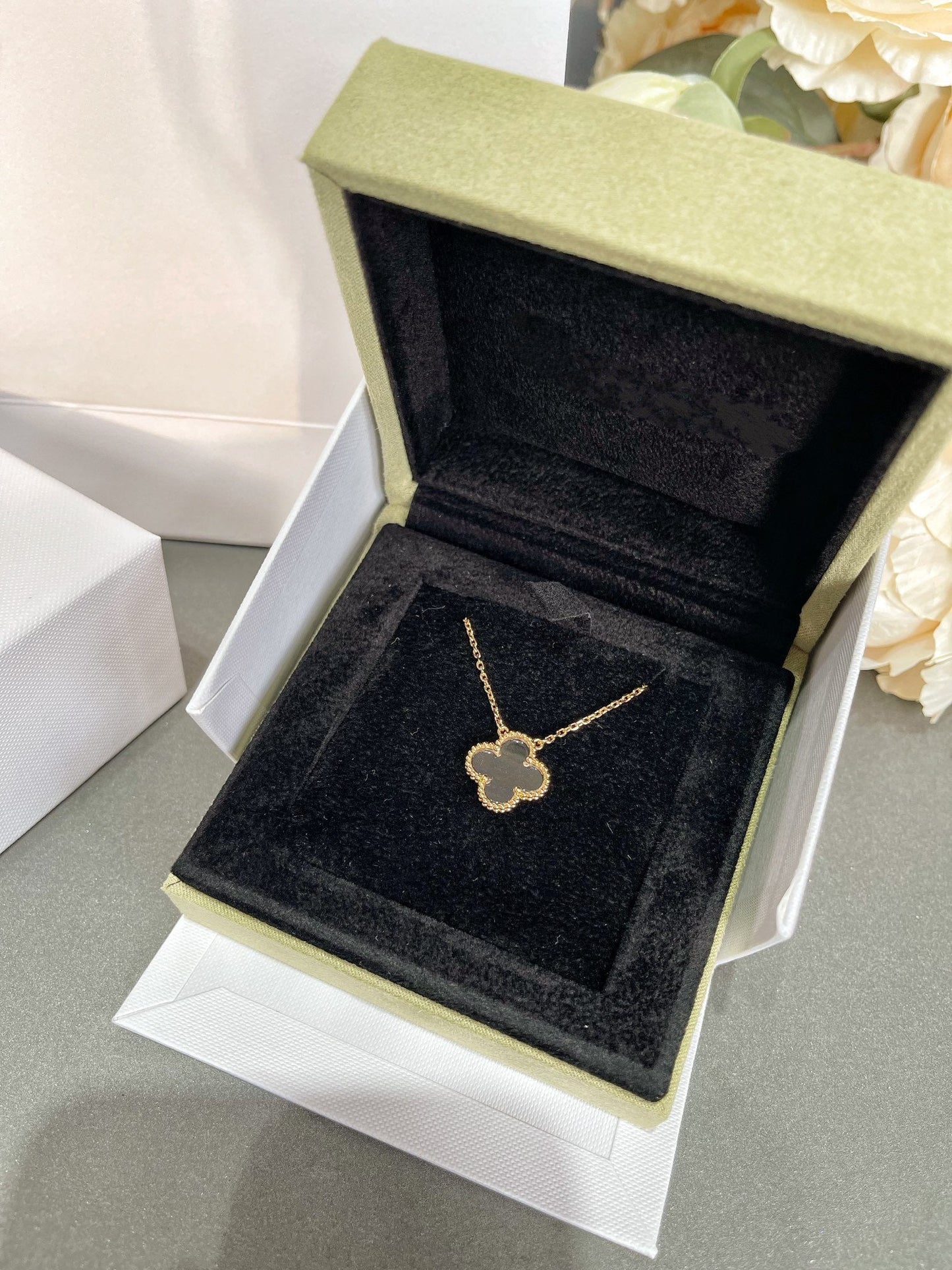 [Clara Jewels]CLOVER ROCK CRYSTAL ROSE GOLD NECKLACE