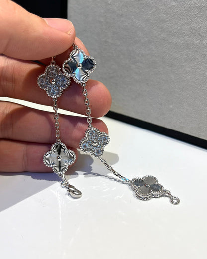 [Clara Jewels] CLOVER 5 MOTIF LASER BRACELET COLLECTION