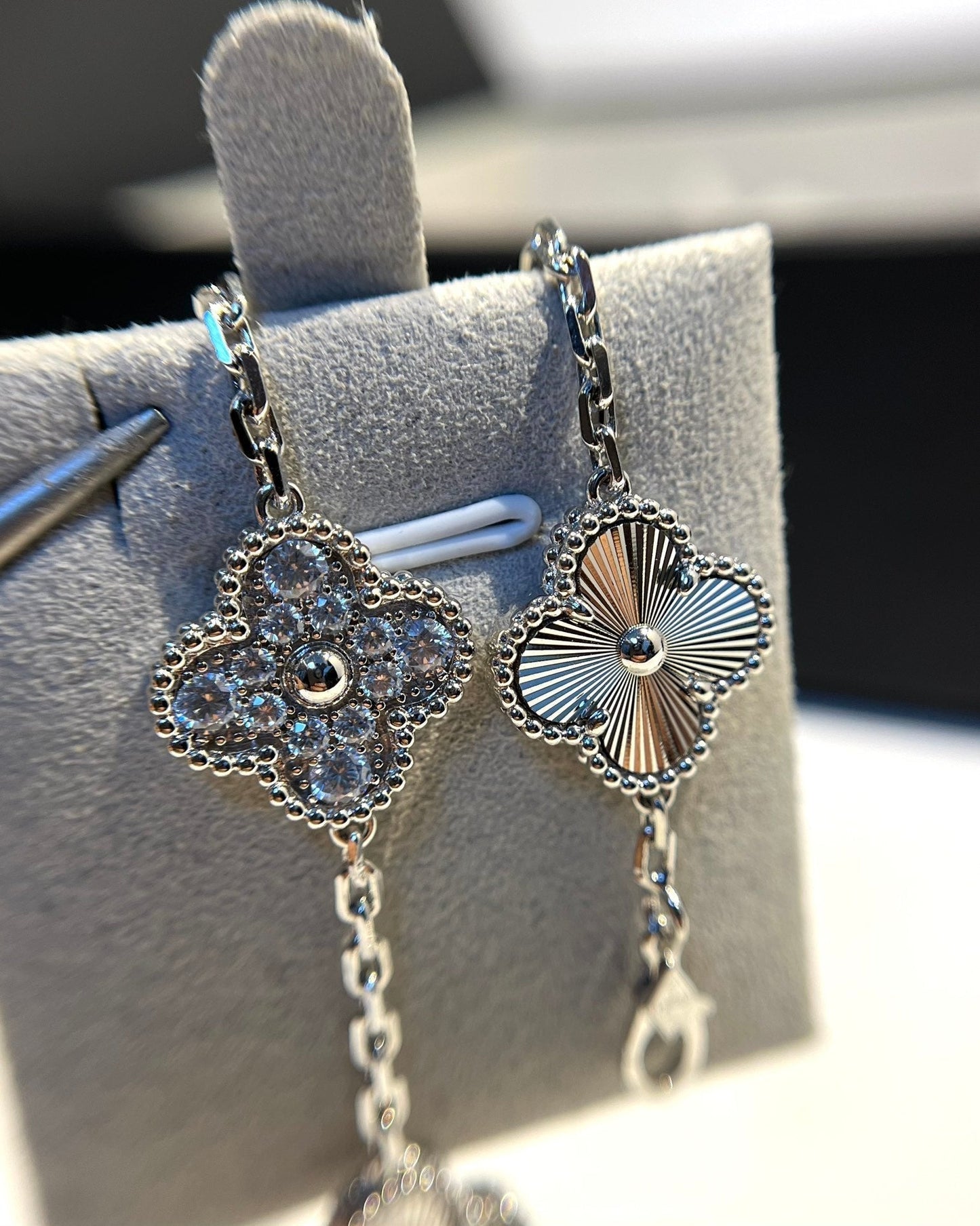 [Clara Jewels] CLOVER 5 MOTIF LASER BRACELET COLLECTION