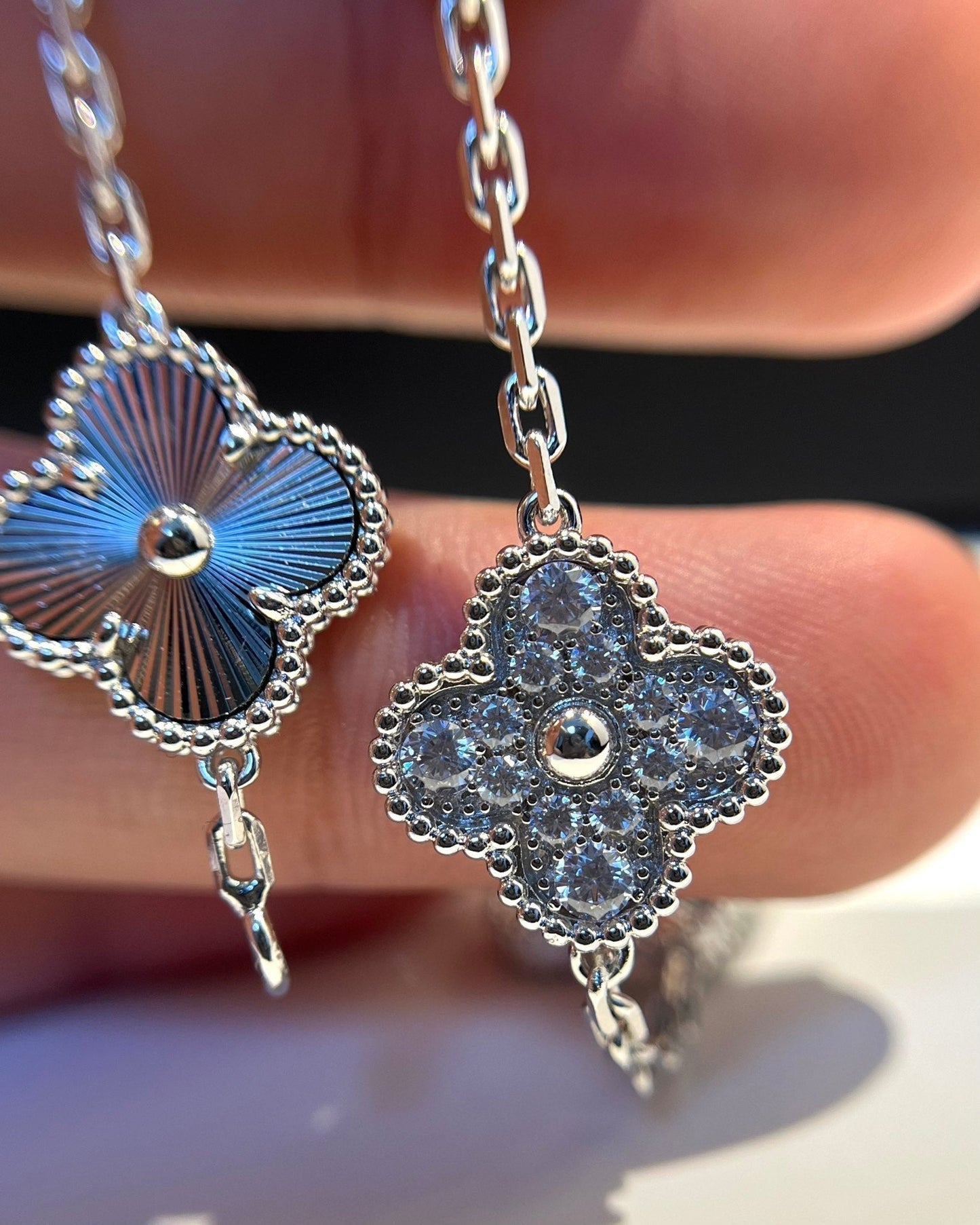[Clara Jewels] CLOVER 5 MOTIF LASER BRACELET COLLECTION