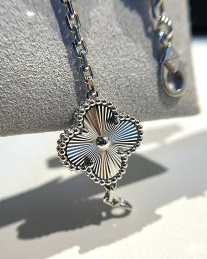[Clara Jewels] CLOVER 5 MOTIF LASER BRACELET COLLECTION