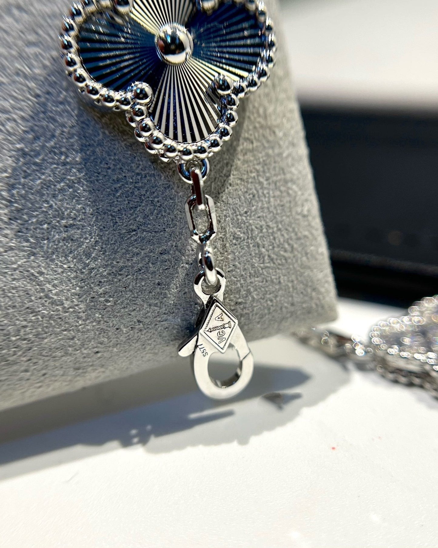 [Clara Jewels] CLOVER 5 MOTIF LASER BRACELET COLLECTION