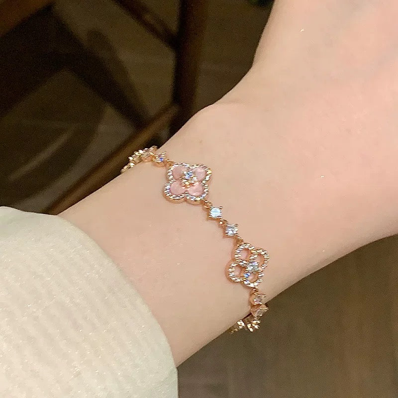 [Clara Jewels]CLOVER 5 MOTIF PINK BLUE RED WHITE BRACELET