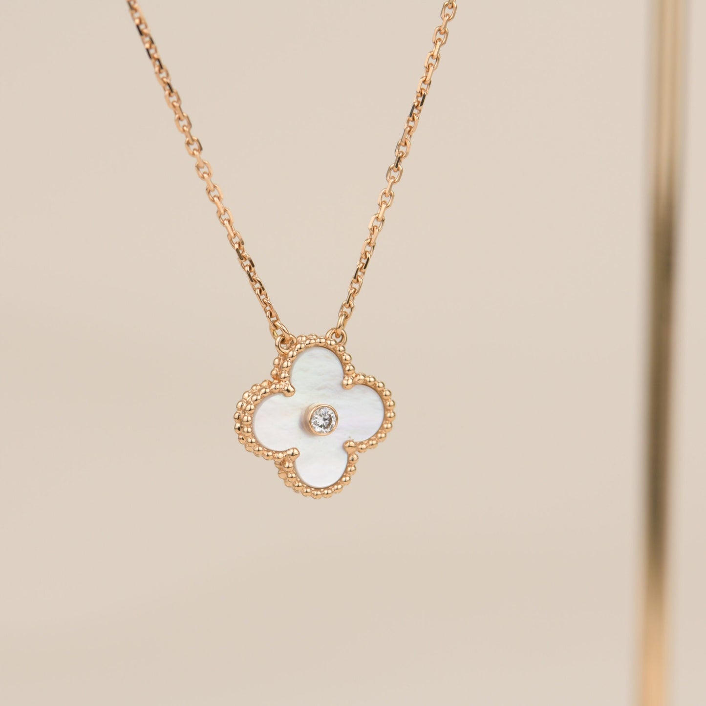 [Clara Jewels]CLOVER 15MM DIAMOND WHITE FRITILLARIA NECKLACE