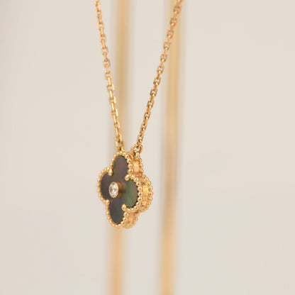 [Clara Jewels]CLOVER 15MM DIAMOND AND MOTHER-OF-GREY NECKLACE