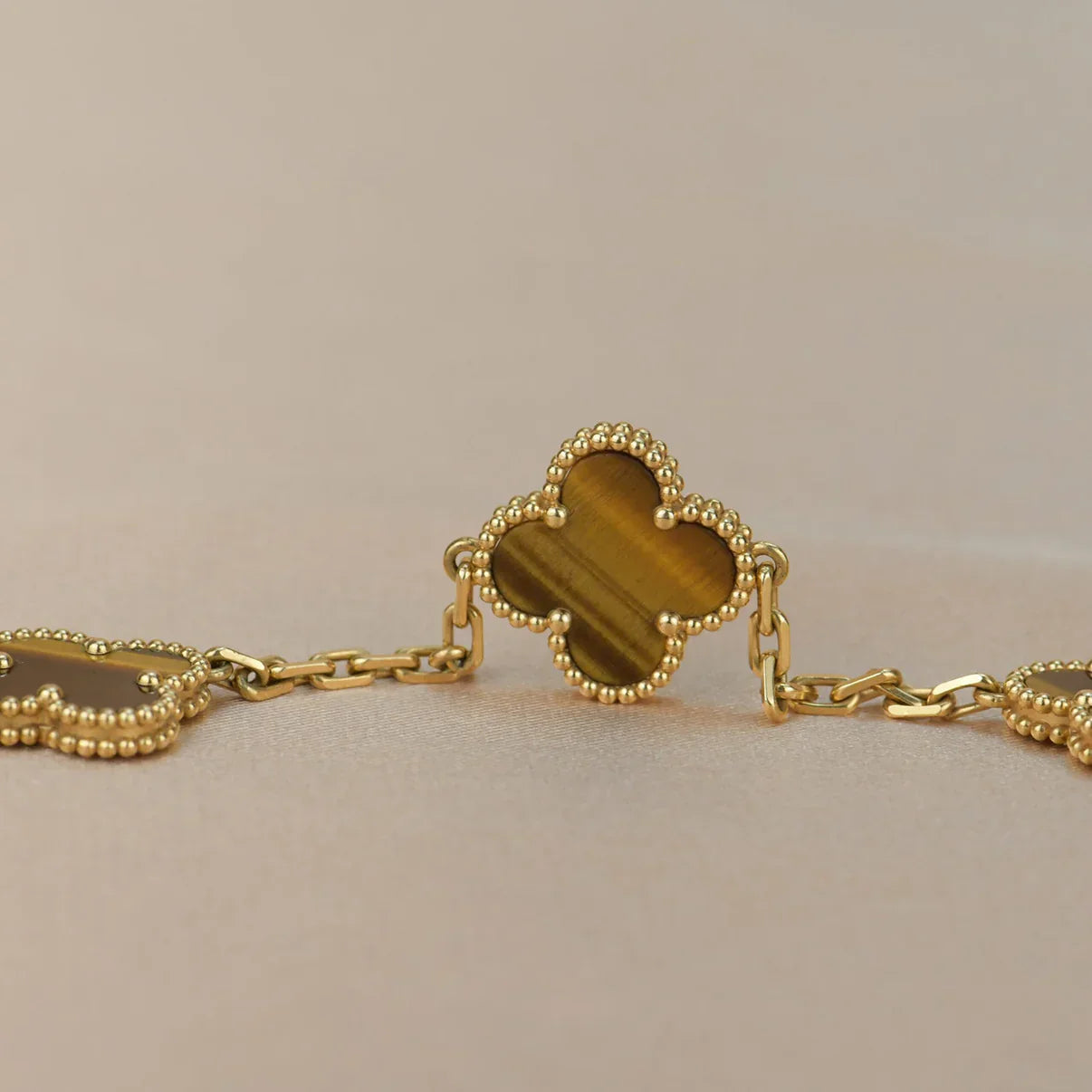 [Clara Jewels] CLOVER 5 MOTIFS TIGER EYE BRACELET COLLECTION
