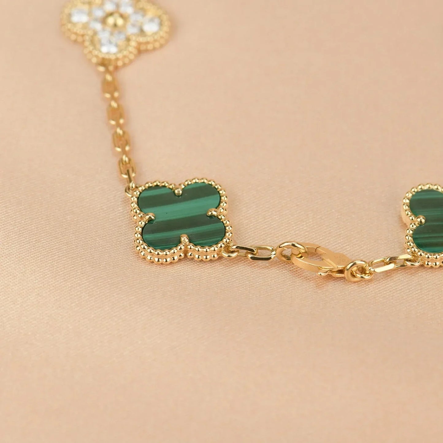 [Clara Jewels] CLOVER 5 MOTIF MALACHITE BRACELET COLLECTION
