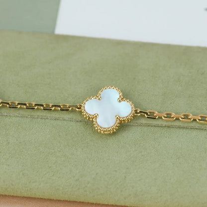 [Clara Jewels]CLOVER WHITE PEARL MOP 5 MOTIF BRACELET COLLECTION