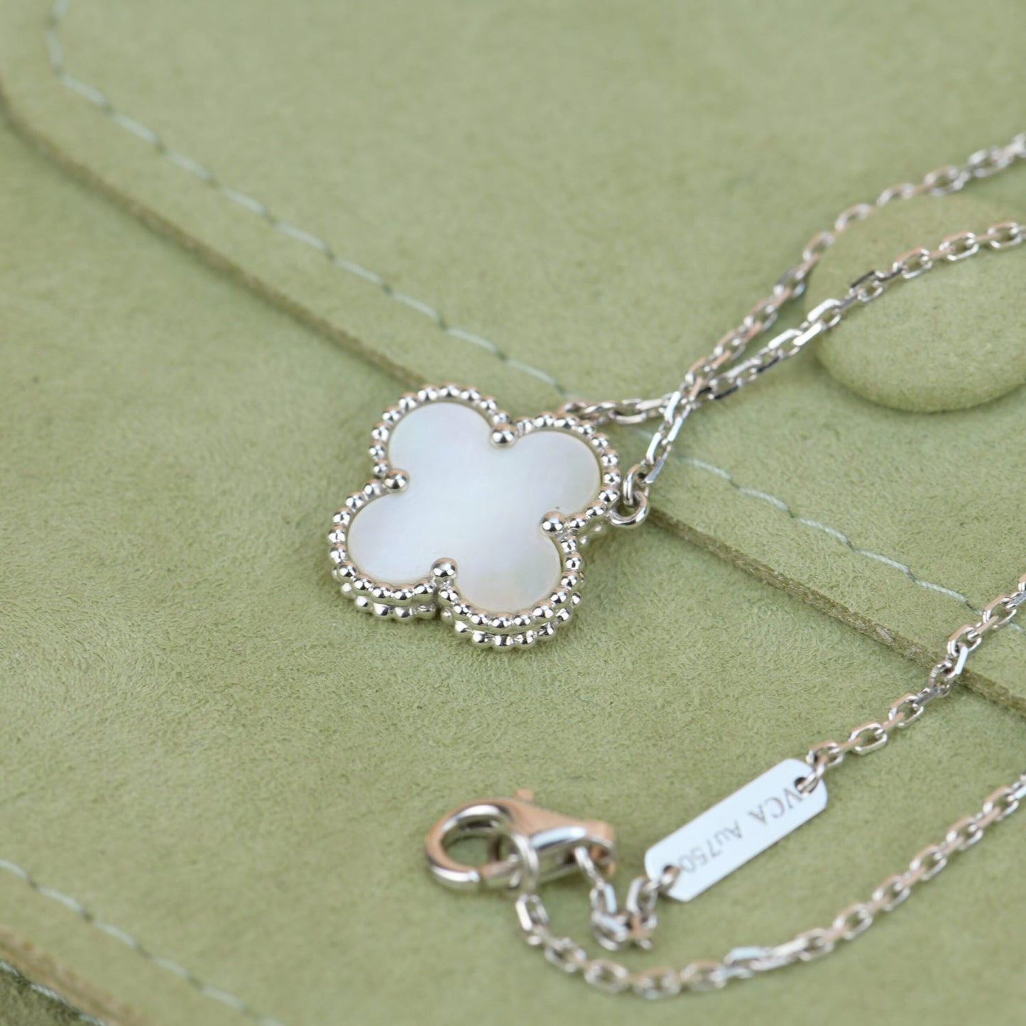 [Clara Jewels]CLOVER  15MM WHITE MOTHER-OF-PEARL SILVER