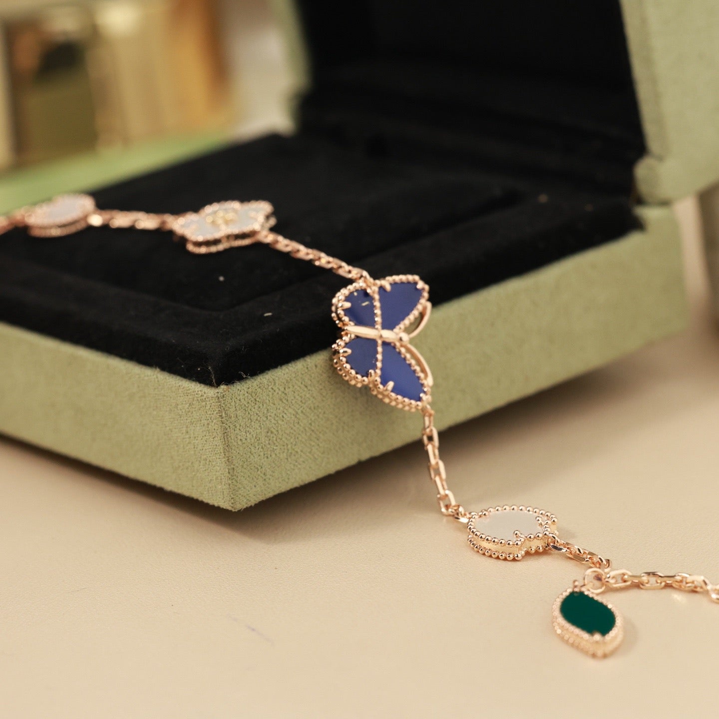[Clara Jewels]LUCKY SPRING BUTTERFLY 5 MOTIF BRACELET