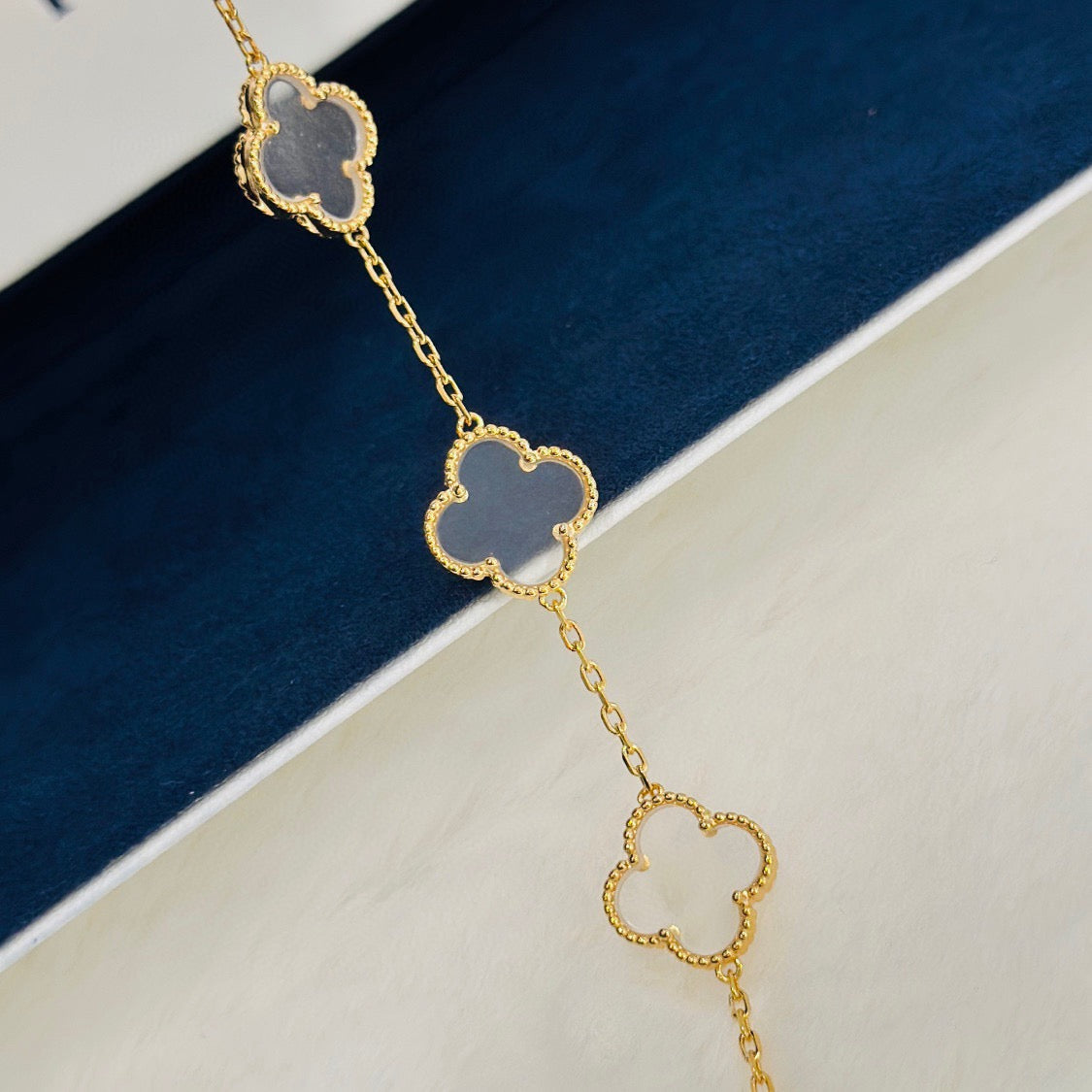 [Clara Jewels]CLOVER 5 MOTIF ROCK CRYSTAL BRACELET