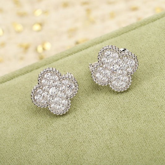 [Clara Jewels]CLOVER DIAMOND STUD EARRINGS