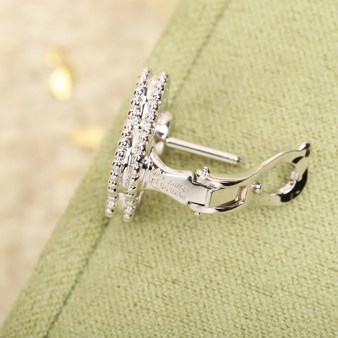 [Clara Jewels]CLOVER DIAMOND STUD EARRINGS