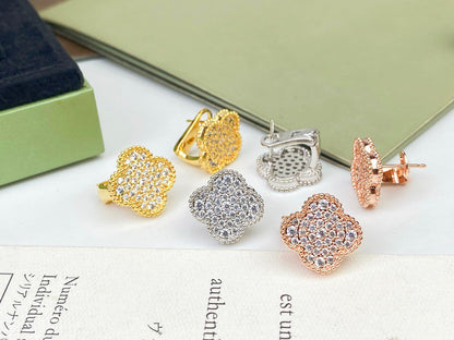 [Clara Jewels]CLOVER DIAMOND STUD EARRINGS
