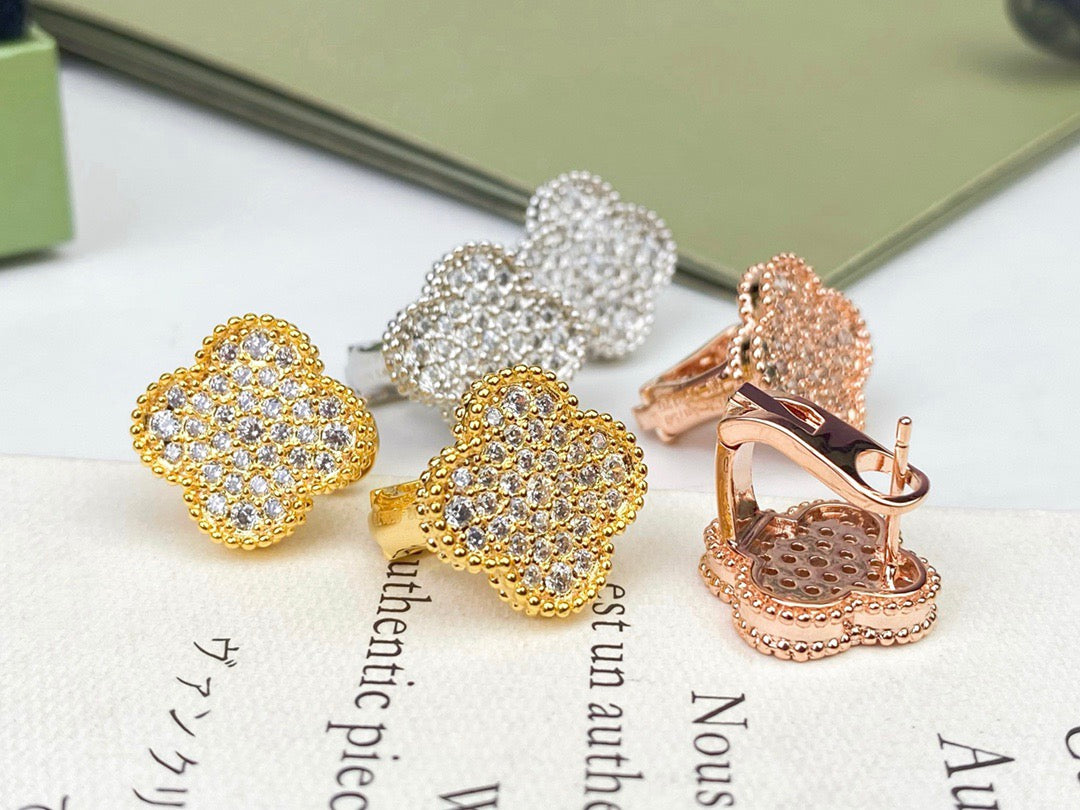 [Clara Jewels]CLOVER DIAMOND STUD EARRINGS