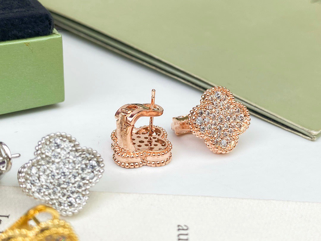 [Clara Jewels]CLOVER DIAMOND STUD EARRINGS
