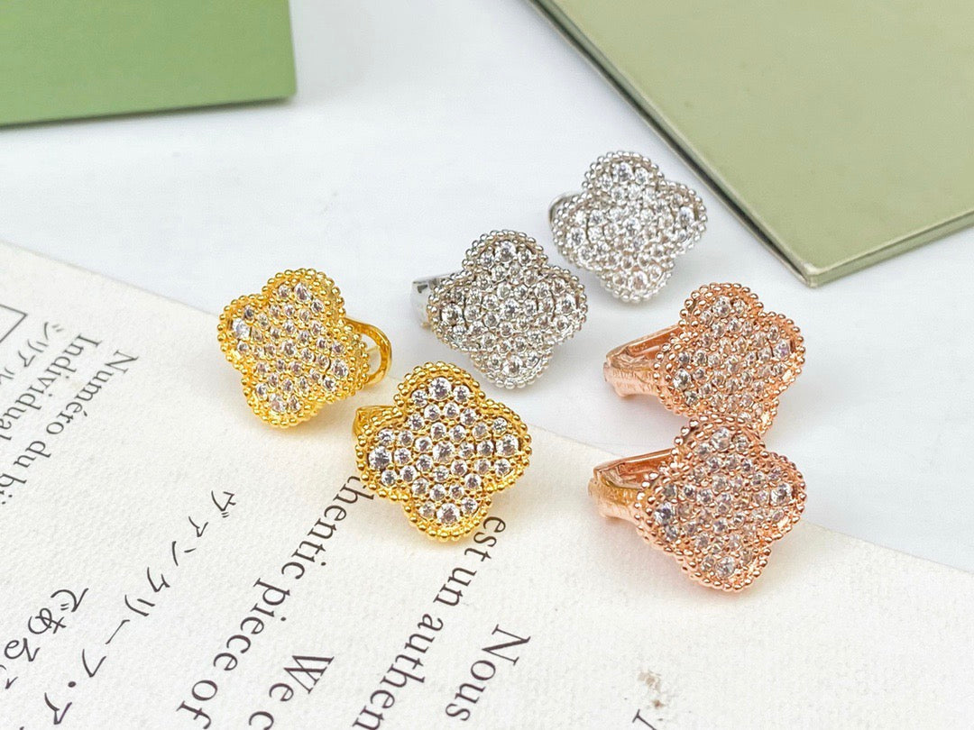 [Clara Jewels]CLOVER DIAMOND STUD EARRINGS