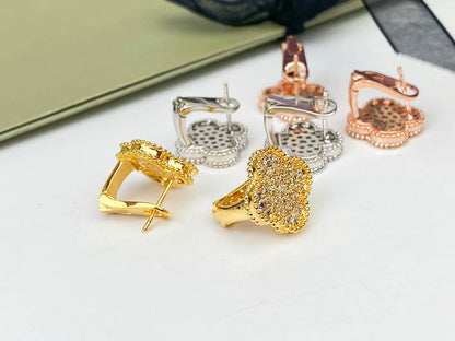 [Clara Jewels]CLOVER DIAMOND STUD EARRINGS