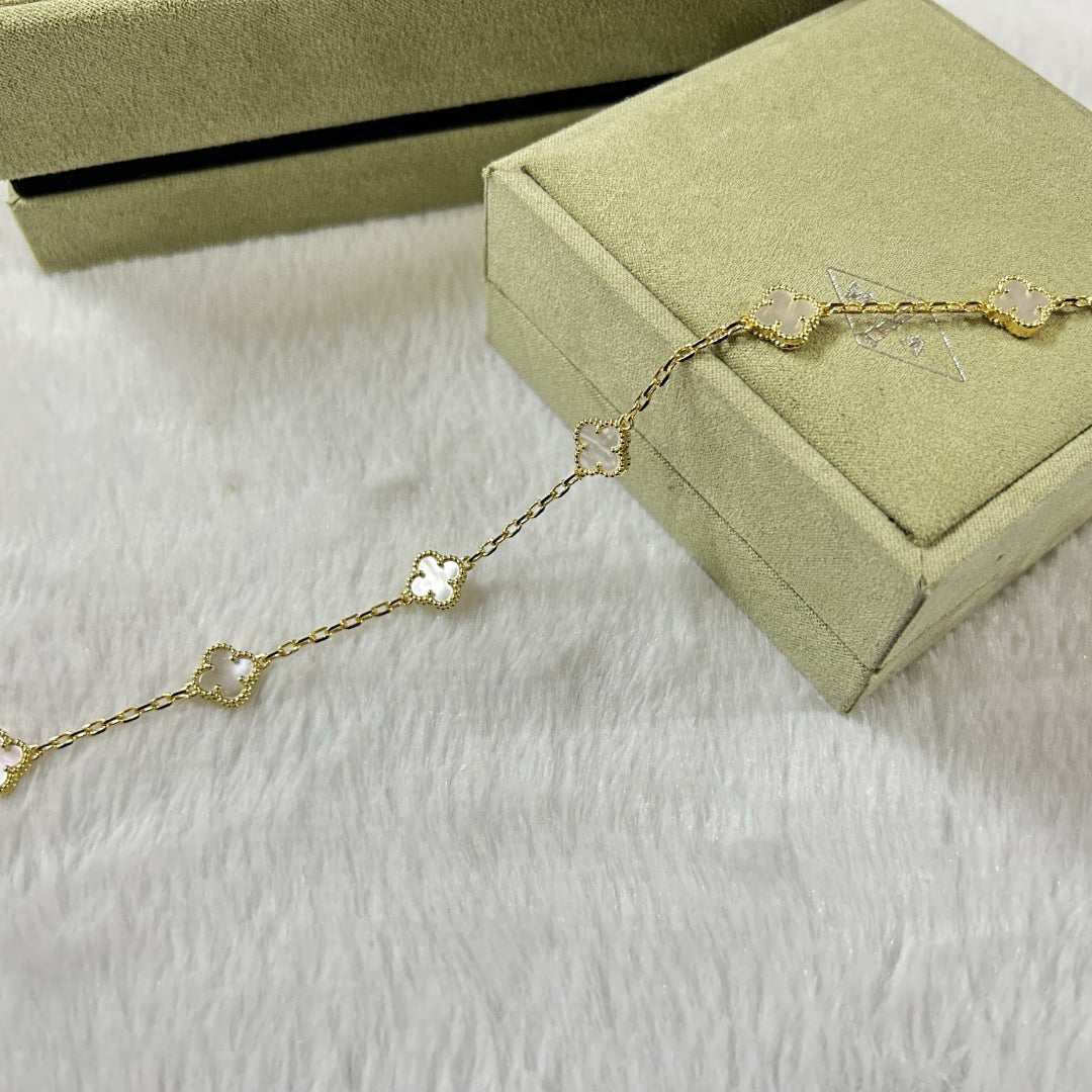[Clara Jewels]CLOVER 6 MOTIF WHITE MOP BRACELET
