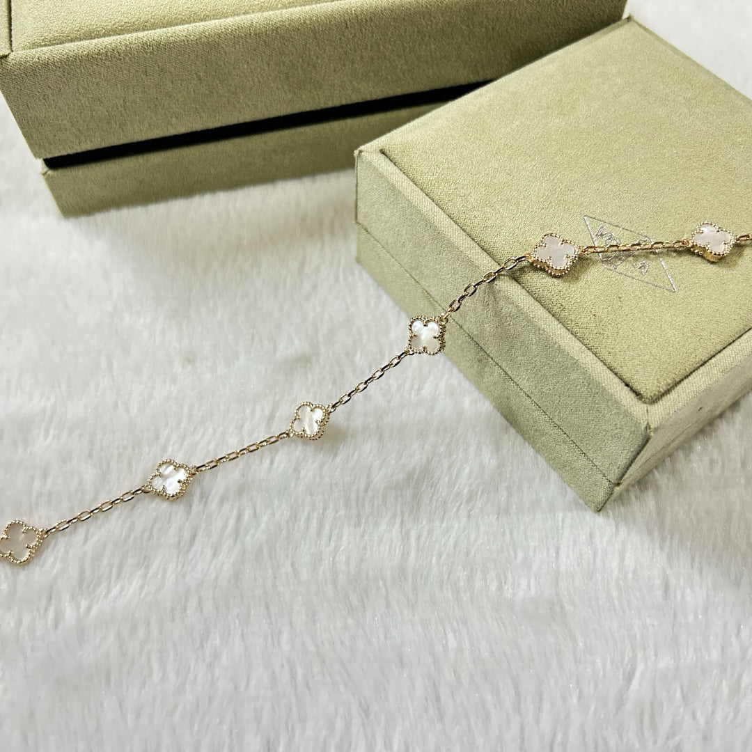 [Clara Jewels]CLOVER 6 MOTIF WHITE MOP BRACELET