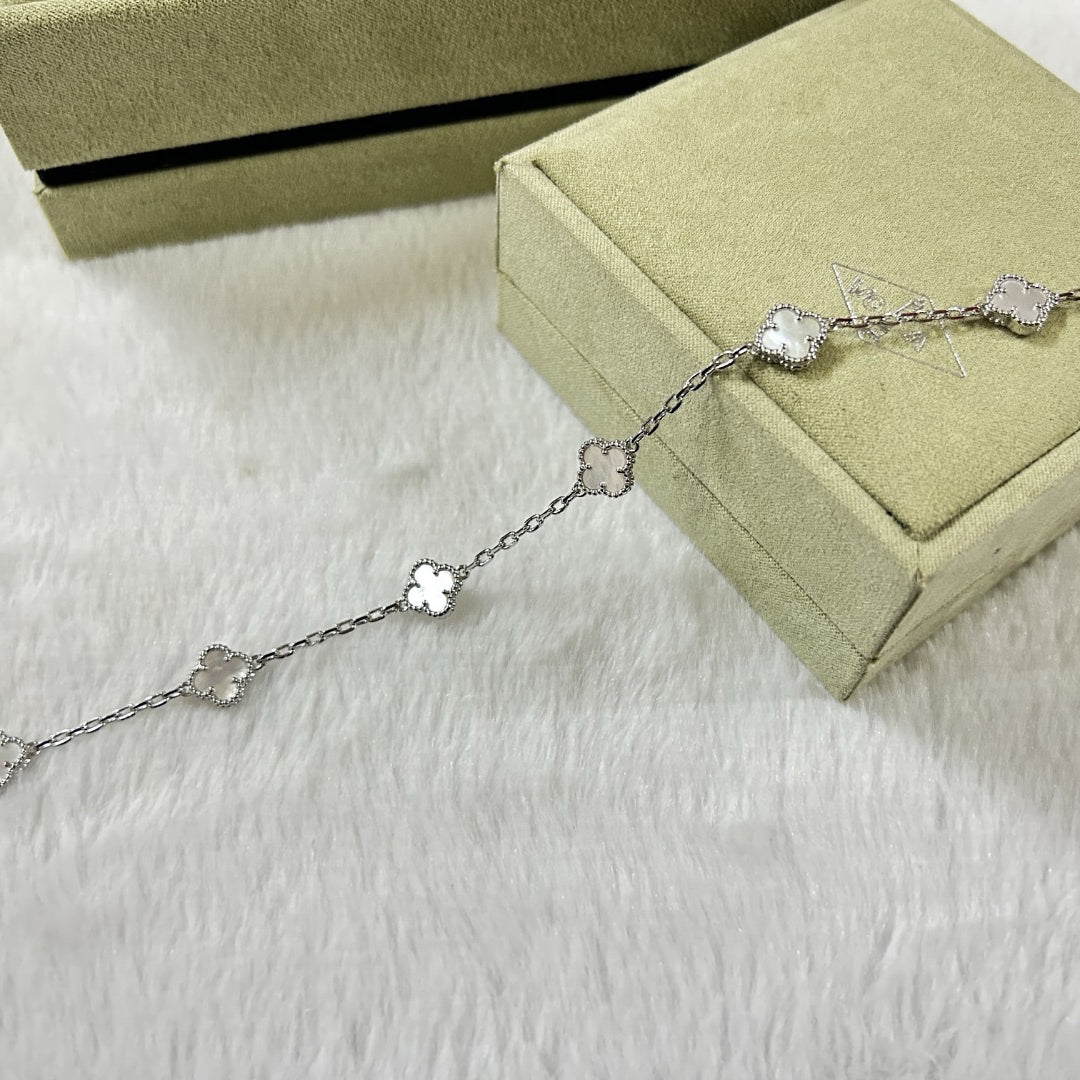 [Clara Jewels]CLOVER 6 MOTIF WHITE MOP BRACELET