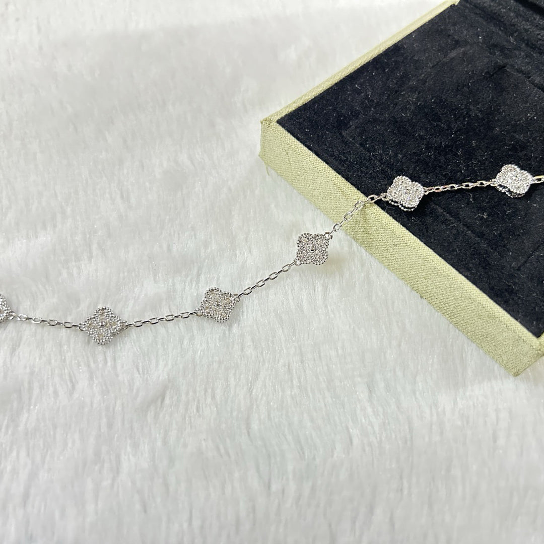 [Clara Jewels]CLOVER 6 MOTIF DIAMOND BRACELET