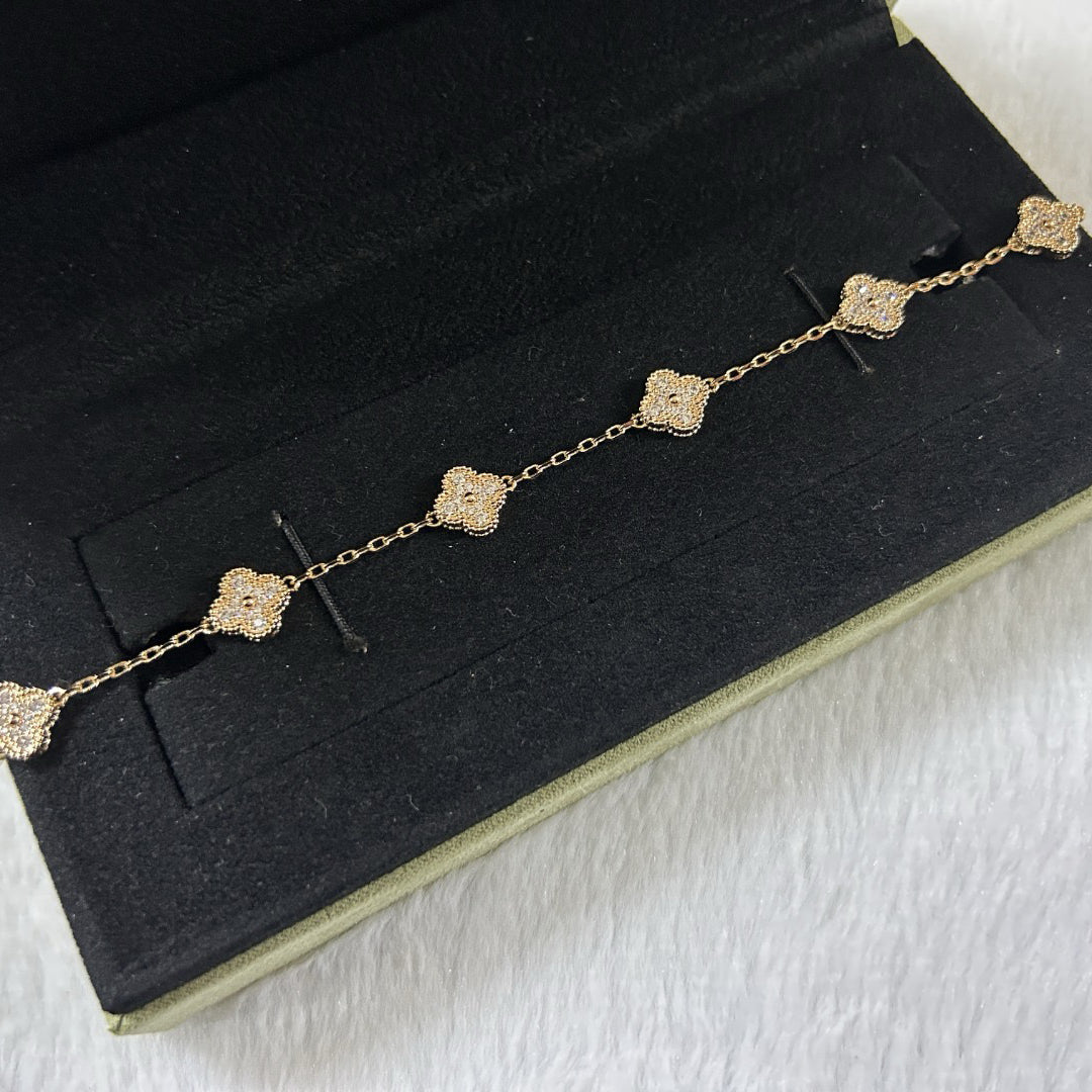 [Clara Jewels]CLOVER 6 MOTIF DIAMOND BRACELET