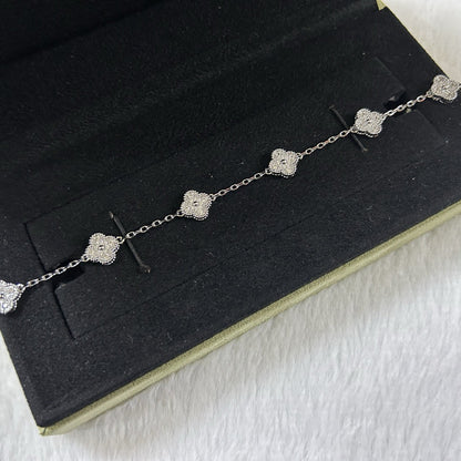 [Clara Jewels]CLOVER 6 MOTIF DIAMOND BRACELET