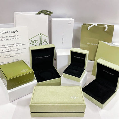 [Clara Jewels]VA CLOVER BRACELET NECKLACE RING BOX GIFT BAG