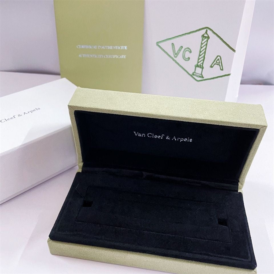 [Clara Jewels]VA CLOVER BRACELET NECKLACE RING BOX GIFT BAG