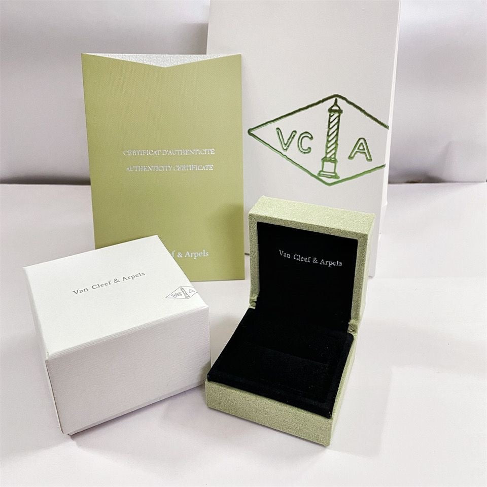 [Clara Jewels]VA CLOVER BRACELET NECKLACE RING BOX GIFT BAG