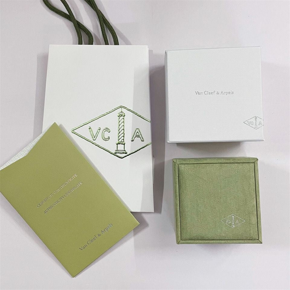 [Clara Jewels]VA CLOVER BRACELET NECKLACE RING BOX GIFT BAG