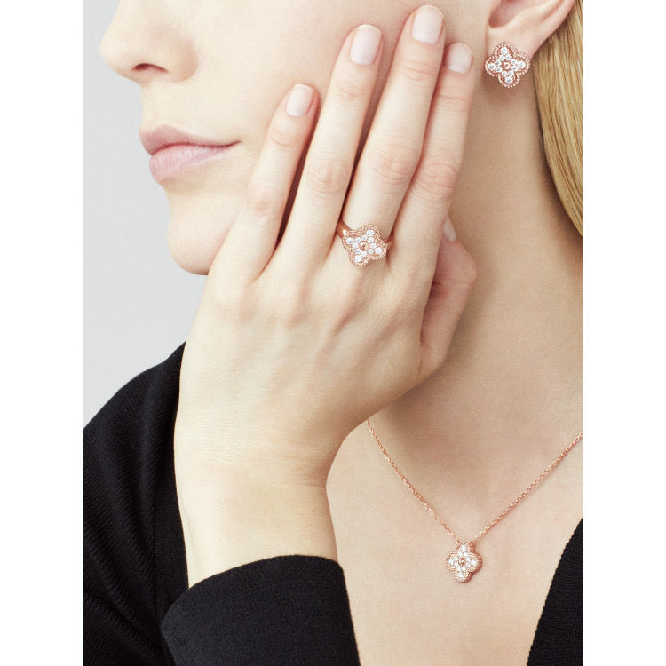 [Clara Jewels]CLOVER 15MM DIAMOND SINGLE FLOWER NECKLACE
