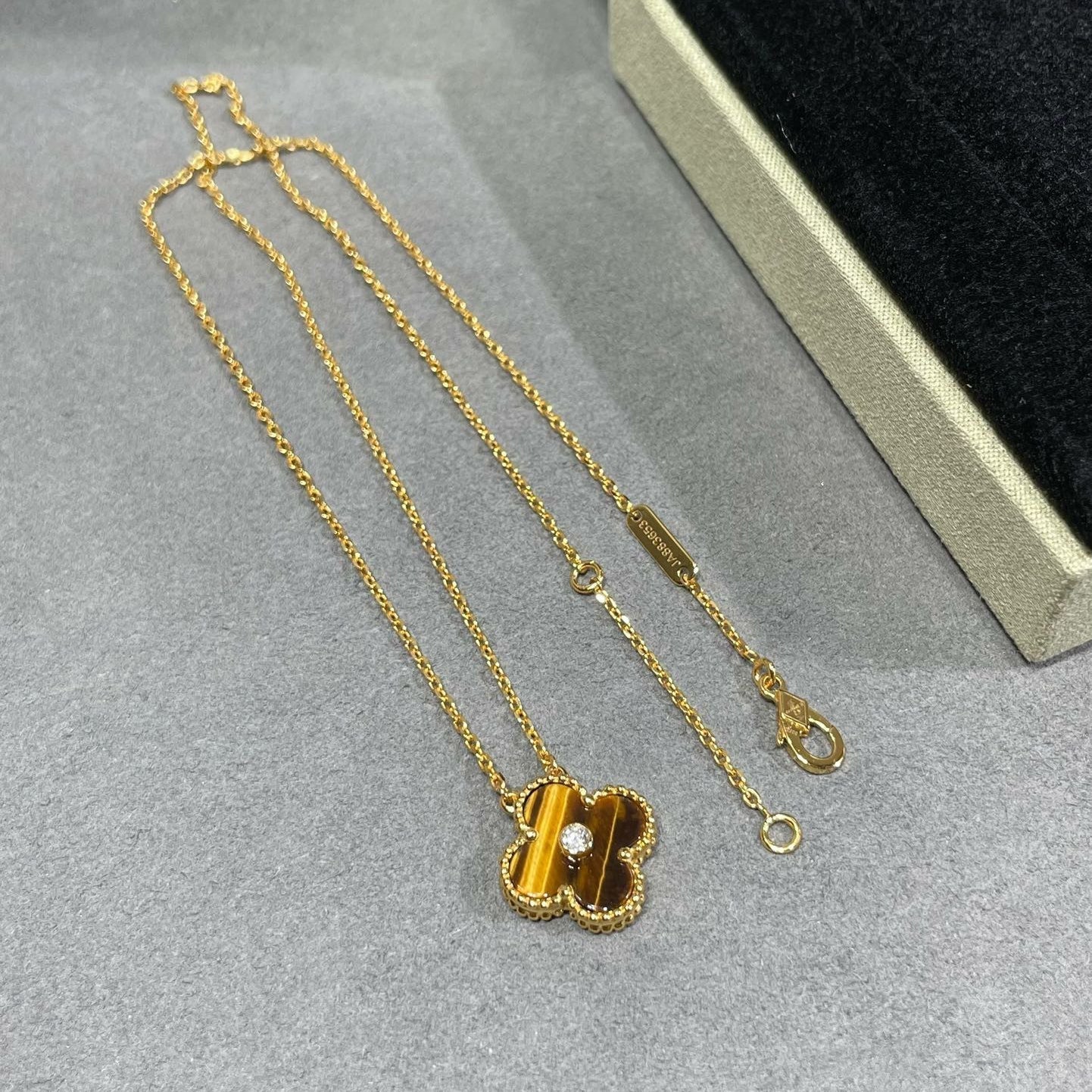 [Clara Jewels]CLOVER 15MM DIAMOND AND YELLOW TIGER'S EYE AGATE necklace
