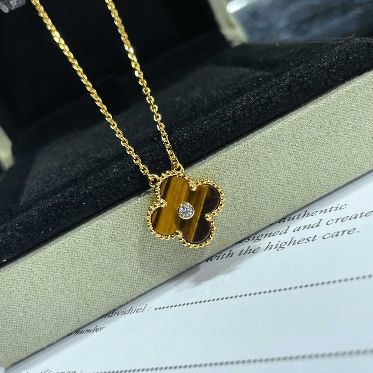 [Clara Jewels]CLOVER 15MM DIAMOND AND YELLOW TIGER'S EYE AGATE necklace