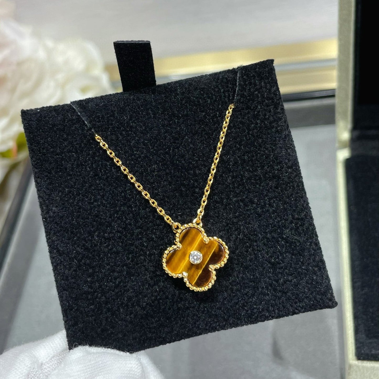[Clara Jewels]CLOVER 15MM DIAMOND AND YELLOW TIGER'S EYE AGATE necklace