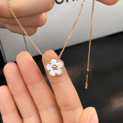 [Clara Jewels]LUCKY  WHITE MOP  PLUM BLOSSOM NECKLACE